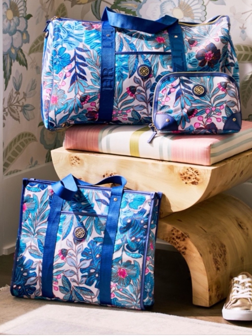 Lilly Pulitzer 3 Piece Set Best Fronds Forever Duffel Tote & Pouch EUC